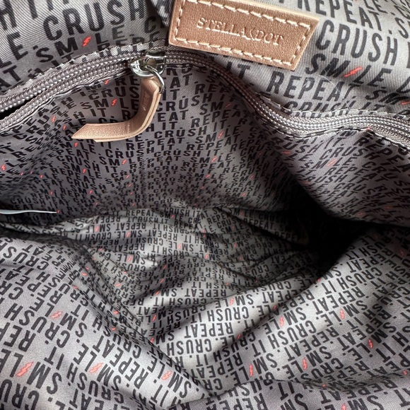 NWOT Stella and Dot Black Quilted Backpack - Picture 7 of 7